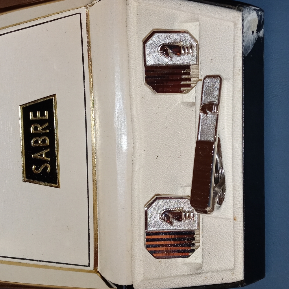 Cufflinks & Tiebar set